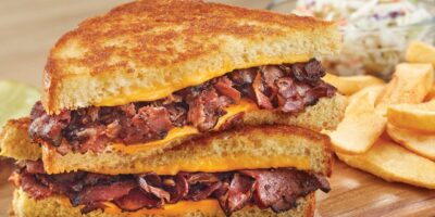 TooJay&rsquo;s Deli célèbre le pastrami pendant un mois entier avec un tirage au sort «Delicious Deli Giveaways»