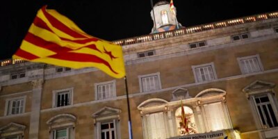 Le «suicide économique» de la République de Catalogne: énorme dette, tarifs douaniers et 40 000 millions de dépenses supplémentaires