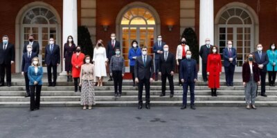 Miquel Iceta, sur la photo de famille du nouveau gouvernement, déjà sans Salvador Illa et avec Carolina Darias avec un changement de portefeuille