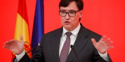 La cuisine du CIS par rapport aux autres sondages: tirez sur le PSC et les communs, placez Vox à un point de Cs et le PP dans la file d&rsquo;attente