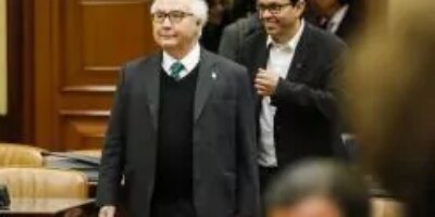Manuel Castells et Isabel Cela créeront une plateforme nationale pour accélérer le versement des bourses