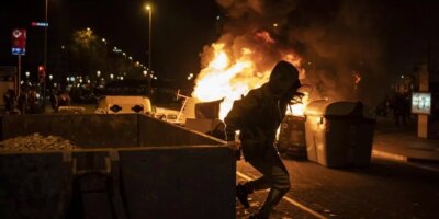 Podemos encourage les manifestations au milieu d&rsquo;une vague d&rsquo;émeutes à Madrid et Barcelone