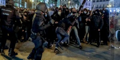 Les syndicats de police explosent contre Echenique après avoir encouragé les protestations de Pablo Hasel et demandé que le gouvernement intervienne