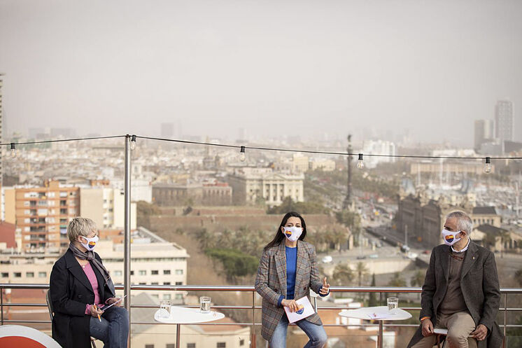 Arrimadas, entre Carlos Carrizosa, et le candidat n