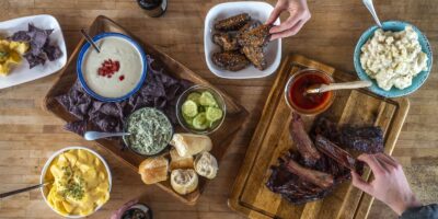 Barbecue At Home invite les fans à organiser un hayon de salon pour le grand match de dimanche