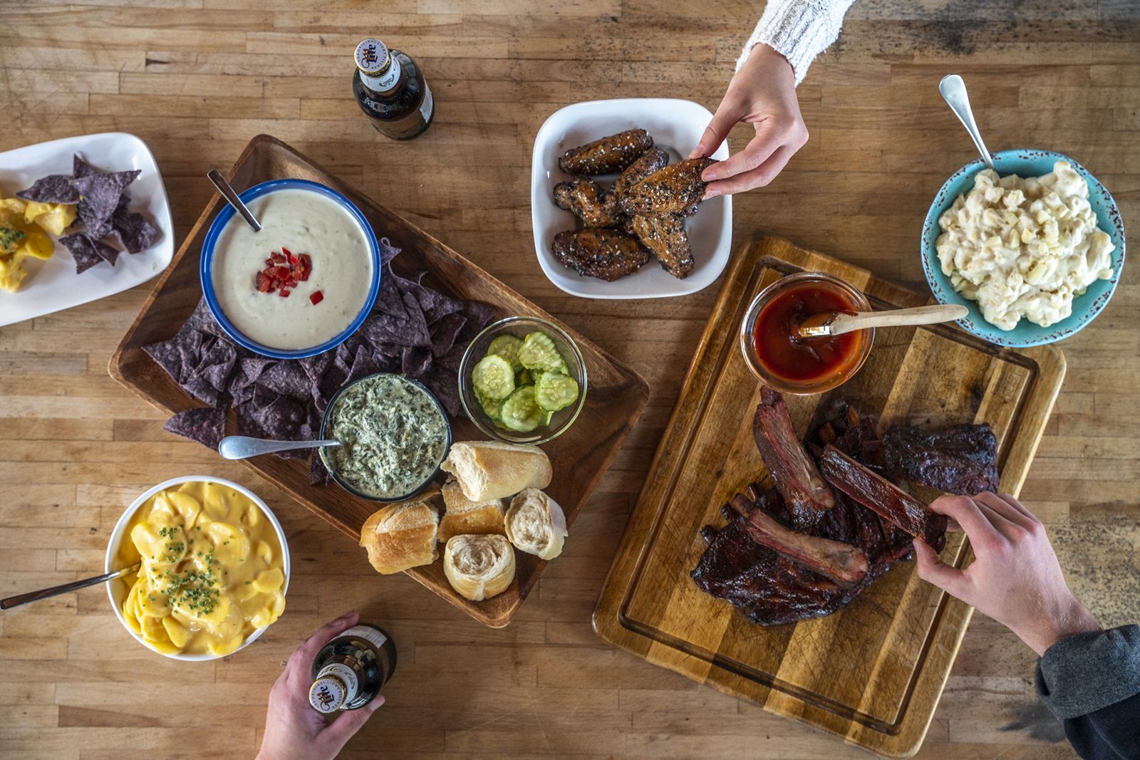 Barbecue At Home invite les fans à organiser un hayon de salon pour le grand match de dimanche Barbecue At Home invite les fans à organiser un hayon de salon pour le grand match de dimanche