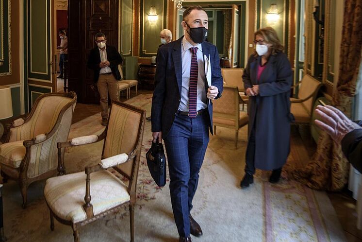 Le délégué du gouvernement Denis Itxaso au siège de la sous-délégation