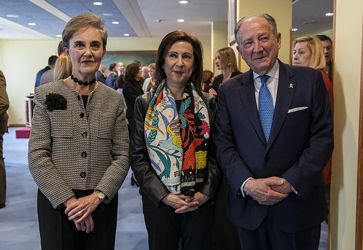 Le directeur du CNI, Paz Esteban, avec le ministre de la Défense, ...
