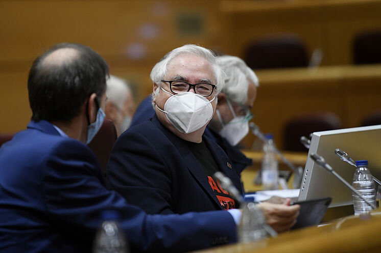 Le ministre des Universités, Manuel Castells, au Sénat.