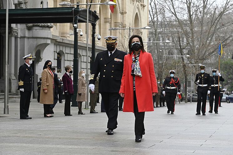 La ministre de la Défense, Margarita Robles, ce jeudi, à son arrivée à ...