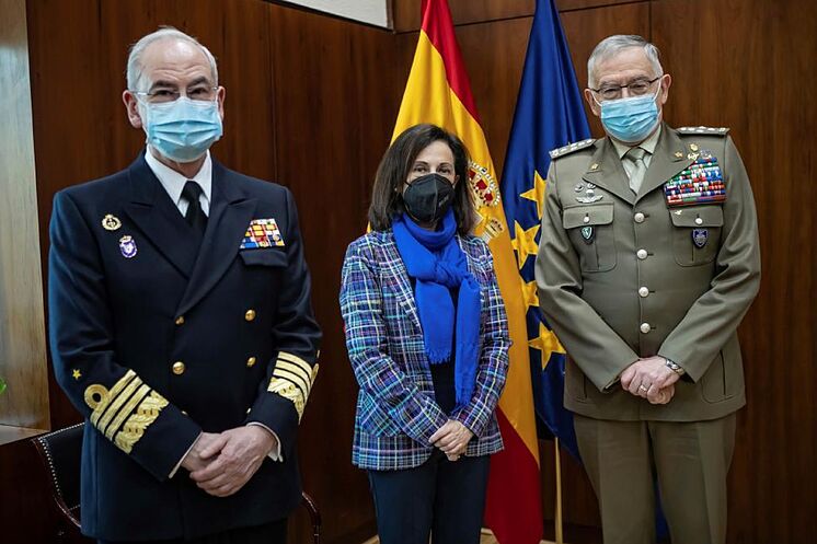 Margarita Robles et Jemad, lors de leur rencontre avec le président ...