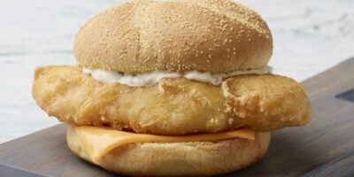 Roy Rogers propose une saveur de gros poisson avec un nouveau sandwich à la morue en pâte à la bière