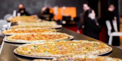 Serious Pizza célèbre sa grande réouverture à Deep Ellum