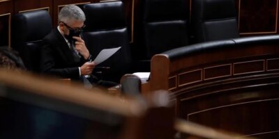 Réponse du Gouvernement aux mauvais traitements infligés aux mineurs sous tutelle dans les îles Baléares: « Nous sommes à la disposition de la justice »