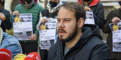 Le procureur demande encore 5 ans de prison pour Pablo Hasel pour les altercations après l&rsquo;arrestation de Puigdemont