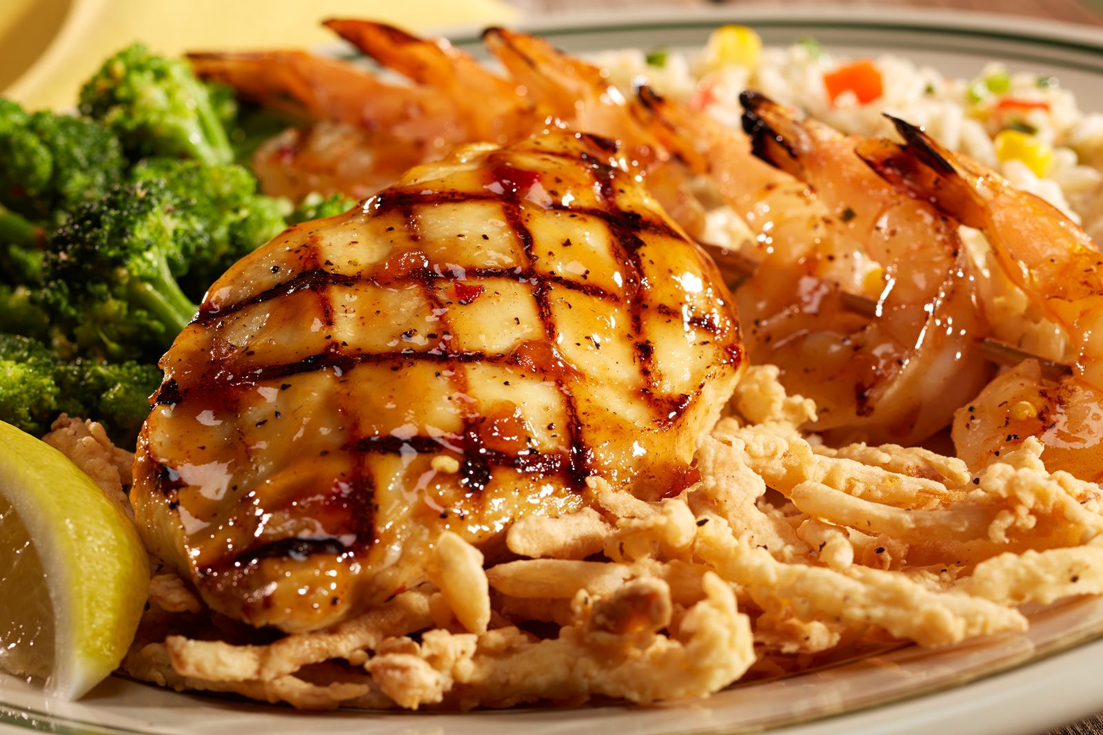 Découvrez l'hospitalité irlandaise légendaire à la manière de Bennigan à l'occasion de la Saint-Paddy