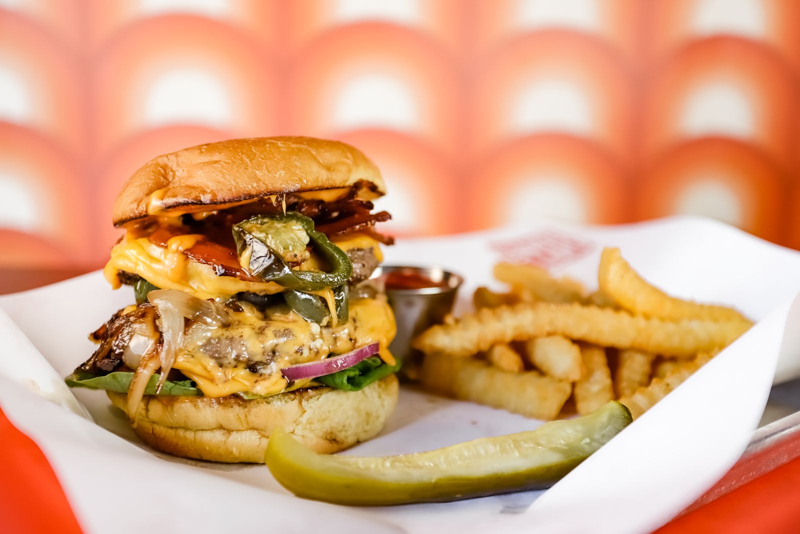 Préparez-vous à `` devenir sale '' au nouvel emplacement de l'aile de West 7th: Dirty Bones, ouverture le 17 mars