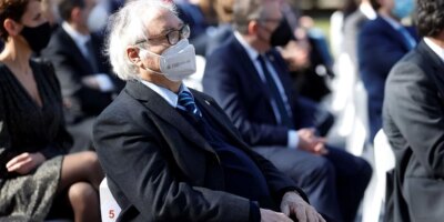 Castells exhorte les campus à éviter la surpopulation des examens en permettant plus de salles de classe et en veillant à ce qu&rsquo;elles ne coïncident pas