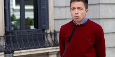 igo Errejn se tait pour donner de l&rsquo;importance à Mnica García et une leçon de féminisme à Pablo Iglesias