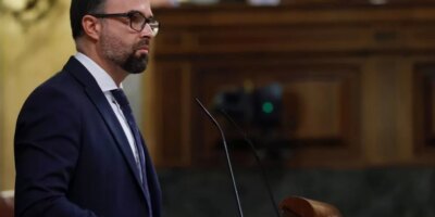 Le député citoyen Pablo Cambronero quitte le parti en raison de la censure à Murcie mais se réfugie dans le groupe mixte