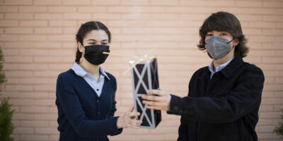 L&rsquo;institut de Madrid où des étudiants de 16 ans fabriquent un satellite et ont des scientifiques israéliens comme enseignants