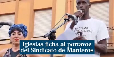 Pablo Iglesias signe le porte-parole de l&rsquo;Union Manteros pour sa liste électorale à Madrid