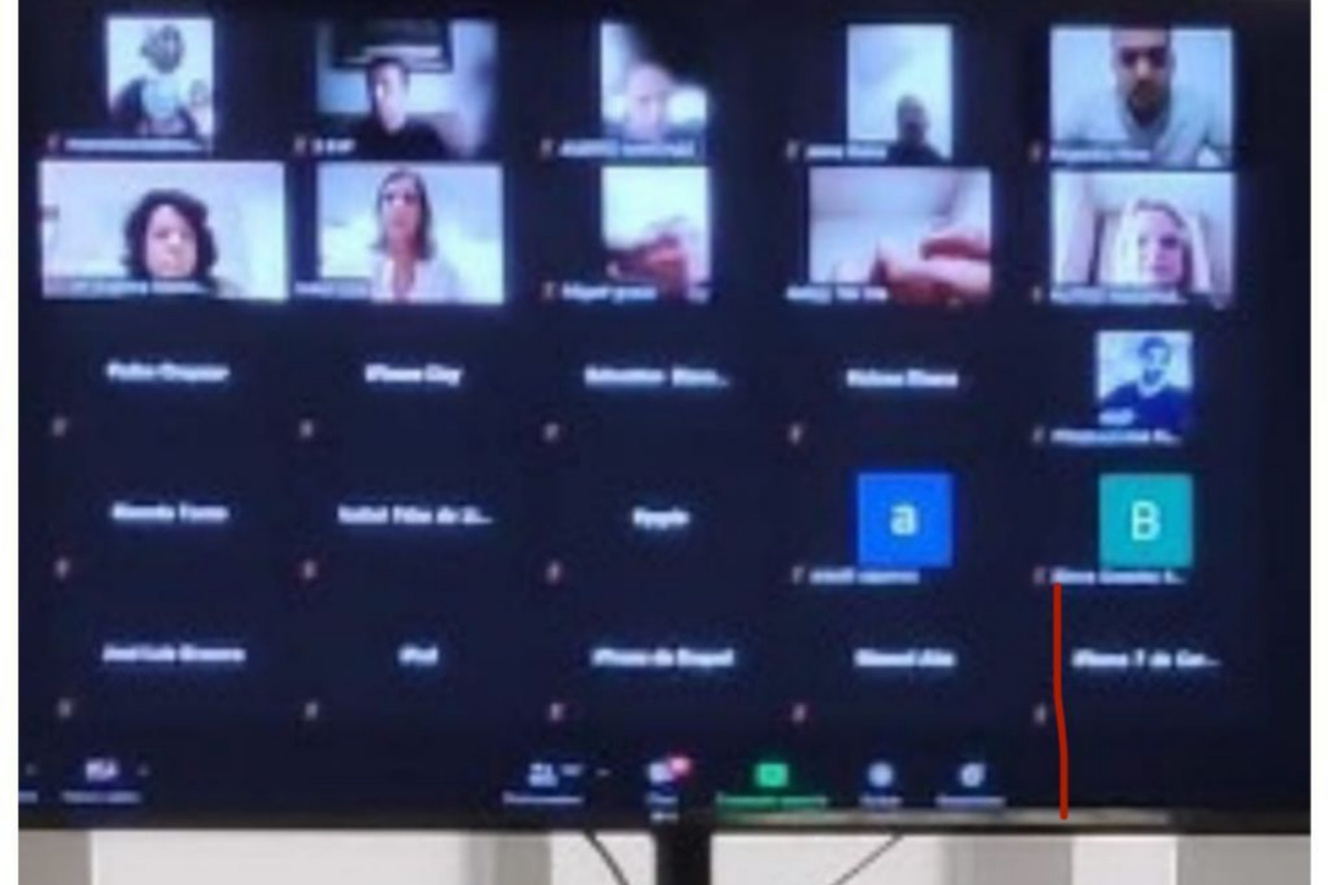 Personnes non identifiées lors de la réunion