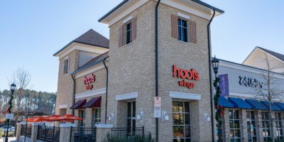 Hoots Wings s&rsquo;envole dans l&rsquo;État de Lone Star avec des efforts de franchise étendus au Texas