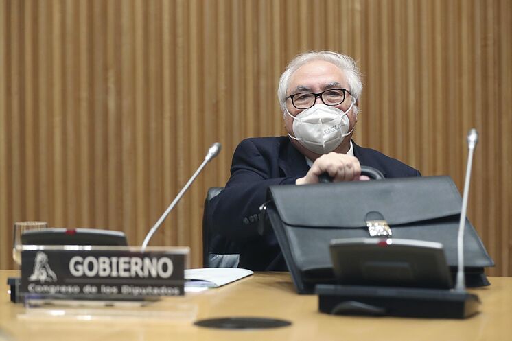 Le ministre des Universités, Manuel Castells, au Congrès.
