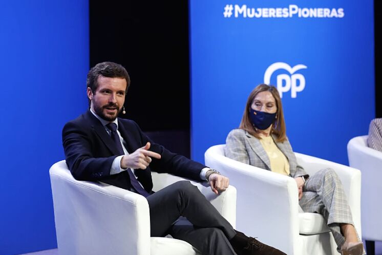 Pablo Casado et Ana Pastor, dans l'acte du PP pour 8-M.