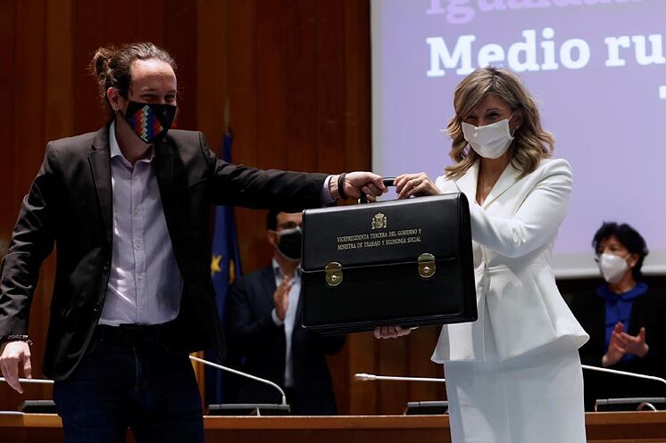 Pablo Iglesias transfère le portefeuille à Yolanda D