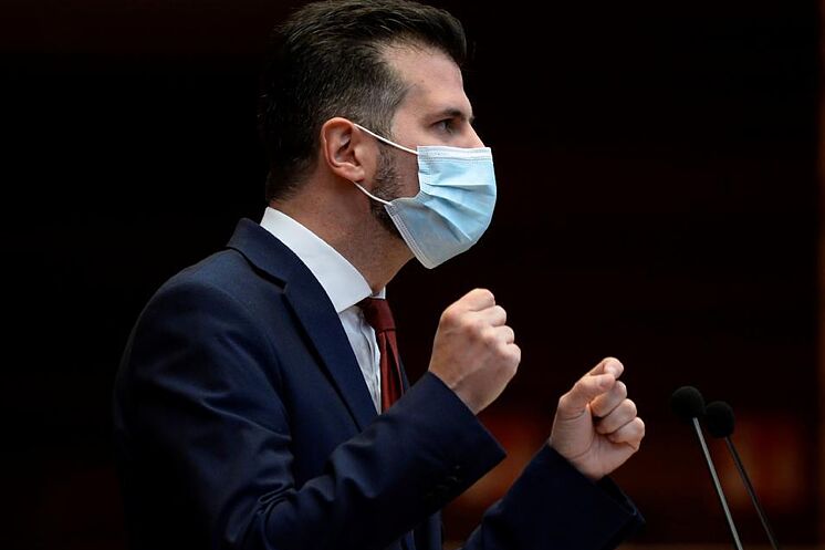 Le socialiste Luis Tudanca, lors de la défense de la moci