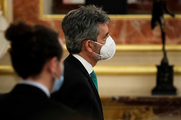 Carlos Lesmes, avec Pablo Iglesias, dans l'acte au Congrès pour ...