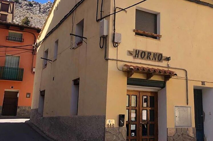 Four pour lequel vous recherchez un boulanger à Camarena de la Sierra.