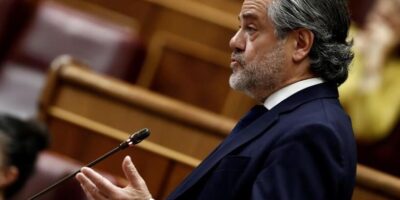 Le PP signe Marcos de Quinto pour donner des entretiens économiques à ses députés