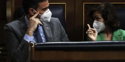 Les citoyens forcent le gouvernement à expliquer pourquoi il a « favorisé un monopole » à Plus Ultra, nuisant à Iberia et à Air Europa