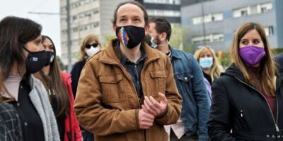 Le conseil électoral ordonne la suppression de la propagande illégale de la campagne de Pablo Iglesias