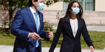 Arrimadas montre son alliance avec le PP de Maueco pour arrêter l&rsquo;hémorragie de vote à Ayuso aux élections