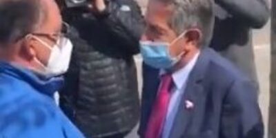 Une vingtaine d&rsquo;hôteliers cantabriques reprochent à Miguel ngel Revilla les restrictions quand il allait se faire vacciner: « Viva Ayuso! »