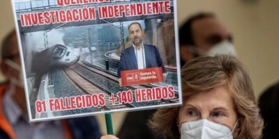 Les victimes de l&rsquo;Alvia traduisent en justice le ministère des Transports: « Balos ne peut se soustraire à sa responsabilité »