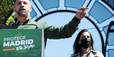 Santiago Abascal met au défi Pablo Casado d&rsquo;expliquer avec qui s&rsquo;entendre après 4-M et de s&rsquo;éloigner de Pedro Snchez