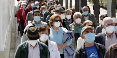 Les Espagnols suspendent la gestion gouvernementale de la pandémie