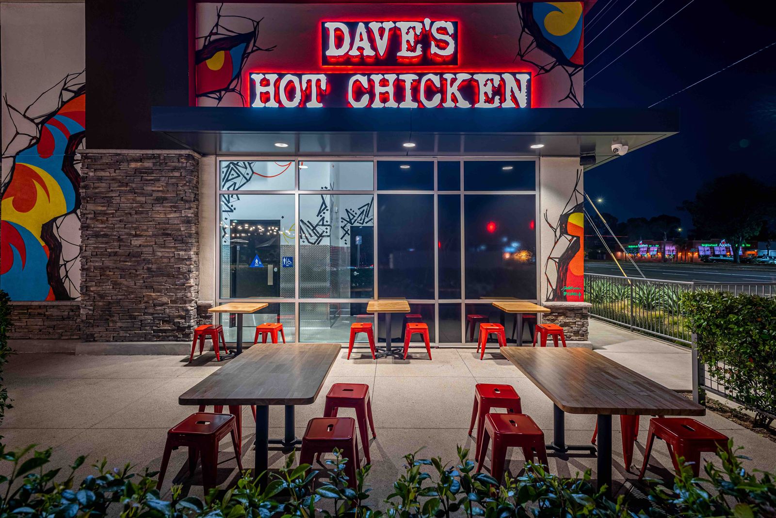 Dave's Hot Chicken poursuit son expansion à San Diego avec l'ouverture du nouveau restaurant El Cajon Dave's Hot Chicken poursuit son expansion à San Diego avec l'ouverture du nouveau restaurant El Cajon