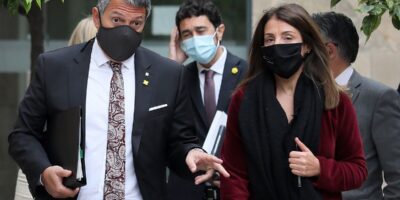 Le Gouvernement insiste sur le « problème » du recensement des policiers et des gardes civils pour justifier le retard de leur vaccination