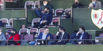 Santiago Abascal défie les Bukaneros à Vallecas