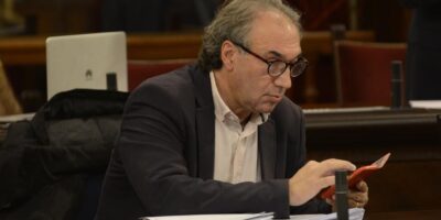 La justice soutient le gouvernement pour qu&rsquo;il cesse de payer un professeur de musique qui n&rsquo;a pas obtenu de diplôme de catalan