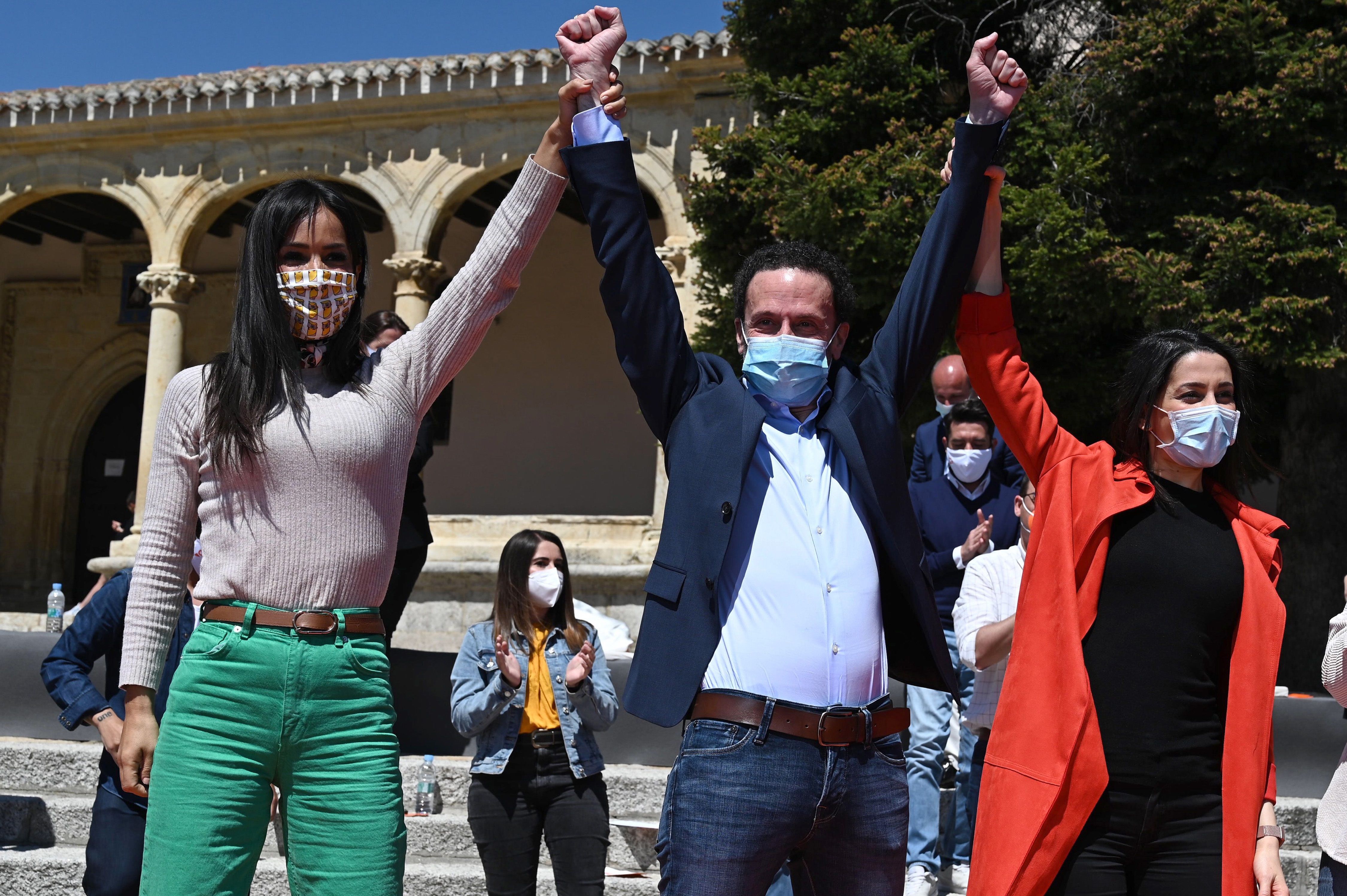 Le candidat de Ciudadanos, Edmundo Bal, habillé par Bego