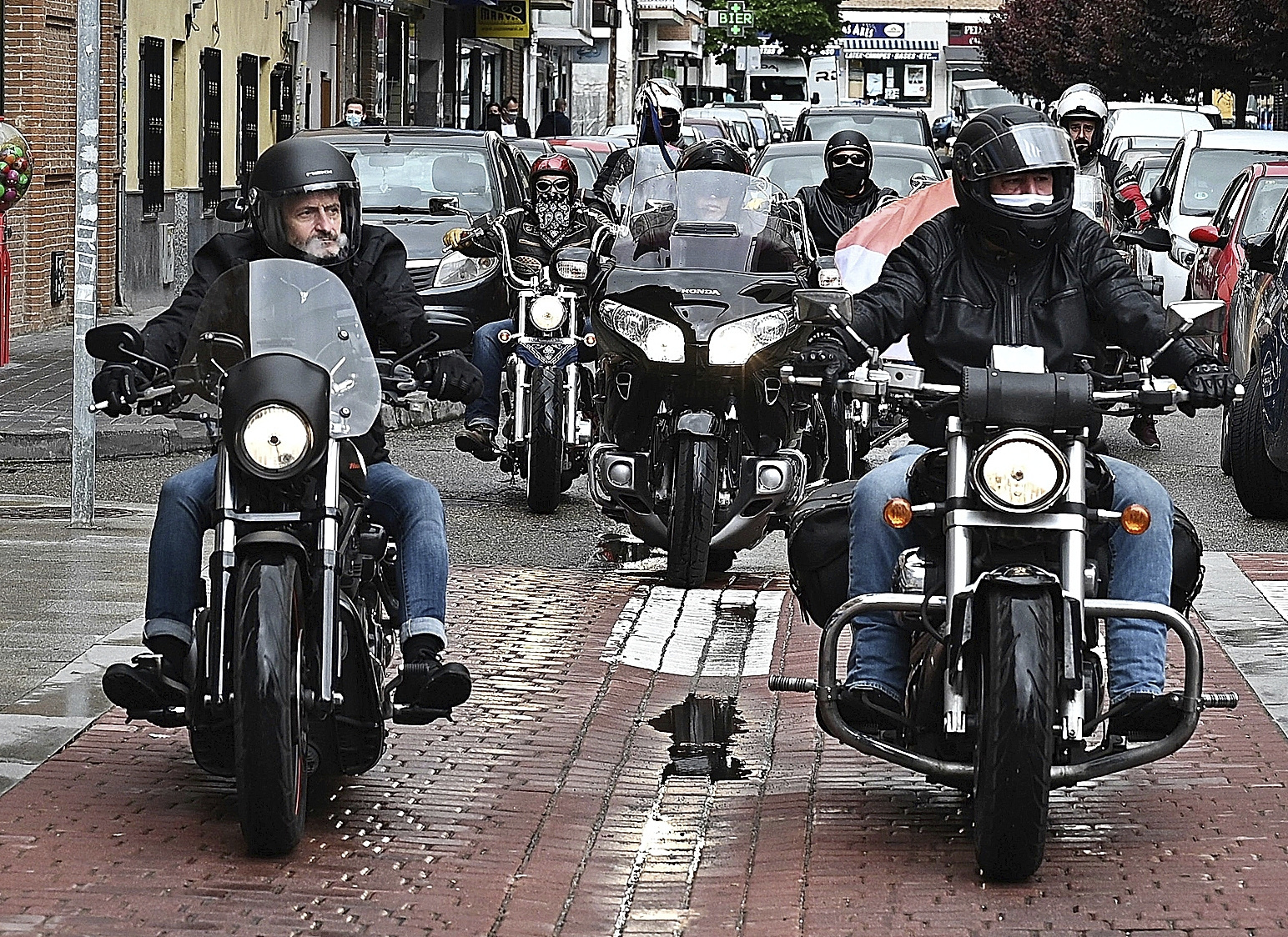 Edmundo Bal, hier sur sa moto à San Fernando de Henares.