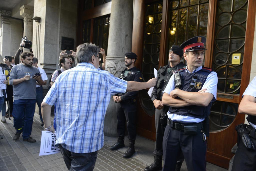 Image de fichier de la manifestation de milliers de personnes devant le siège d'Economia le 20 septembre 2017.