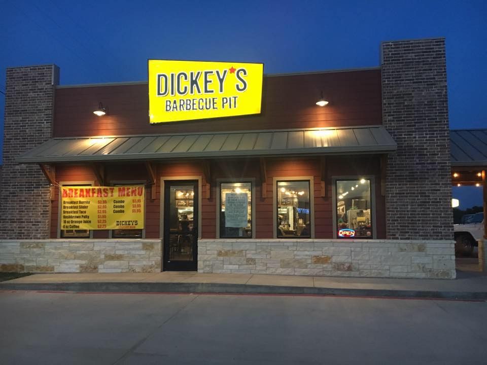 Dickey's Barbecue Pit entraîne un développement impressionnant de franchises au premier trimestre Dickey's Barbecue Pit entraîne un développement impressionnant de franchises au premier trimestre